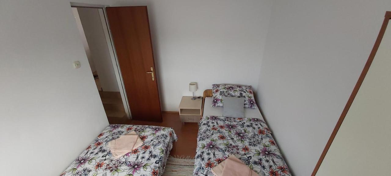 Apartmani Ruza Košljun Exterior foto